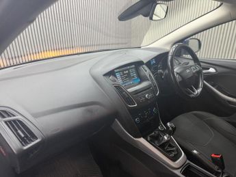 FORD FOCUS 1.6 TDCi Zetec Estate 5dr Diesel Manual Euro 5 (s/s) (115 ps)