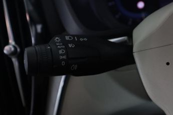 VOLVO XC60 2.0 B5 MHEV Plus SUV 5dr Petrol Hybrid Auto AWD Euro 6 (s/s) (25