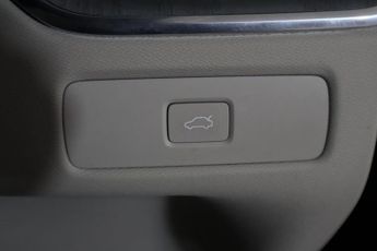 VOLVO XC60 2.0 B5 MHEV Plus SUV 5dr Petrol Hybrid Auto AWD Euro 6 (s/s) (25