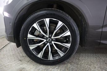 VOLVO XC60 2.0 B5 MHEV Plus SUV 5dr Petrol Hybrid Auto AWD Euro 6 (s/s) (25