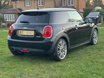 MINI HATCH 1.5 Cooper Seven Hatchback 3dr Petrol Auto Euro 6 (s/s) (136 ps)