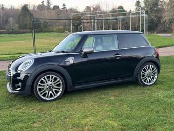 MINI HATCH 1.5 Cooper Seven Hatchback 3dr Petrol Auto Euro 6 (s/s) (136 ps)