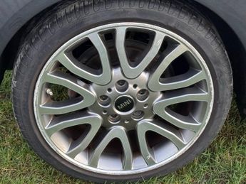 MINI HATCH 1.5 Cooper Seven Hatchback 3dr Petrol Auto Euro 6 (s/s) (136 ps)