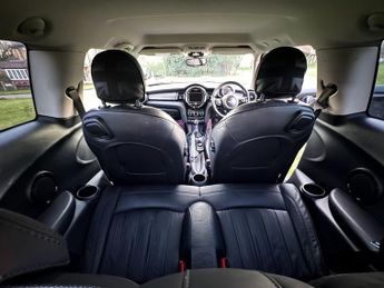 MINI HATCH 1.5 Cooper Seven Hatchback 3dr Petrol Auto Euro 6 (s/s) (136 ps)