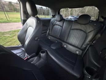 MINI HATCH 1.5 Cooper Seven Hatchback 3dr Petrol Auto Euro 6 (s/s) (136 ps)