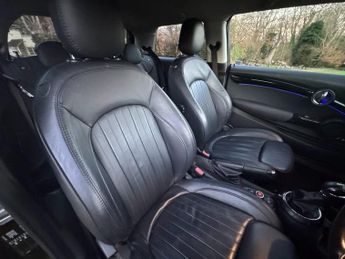 MINI HATCH 1.5 Cooper Seven Hatchback 3dr Petrol Auto Euro 6 (s/s) (136 ps)