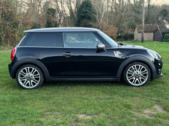 MINI HATCH 1.5 Cooper Seven Hatchback 3dr Petrol Auto Euro 6 (s/s) (136 ps)