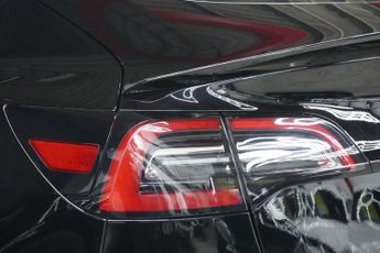 TESLA Model 3 (Dual Motor) Long Range Saloon 4dr Electric Auto 4WDE (346 ps)