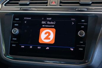 VOLKSWAGEN TIGUAN 1.4 TSI SE Navigation SUV 5dr Petrol DSG 4Motion Euro 6 (s/s) (1