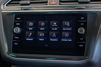 VOLKSWAGEN TIGUAN 1.4 TSI SE Navigation SUV 5dr Petrol DSG 4Motion Euro 6 (s/s) (1