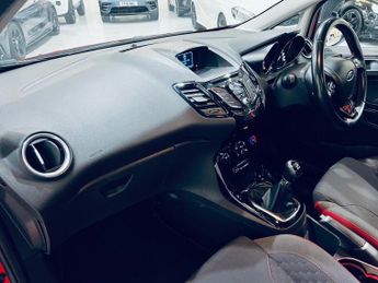 FORD FIESTA 1.0T EcoBoost Zetec S Red Edition Hatchback 3dr Petrol Manual Eu