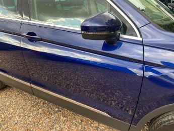 VOLKSWAGEN TIGUAN 2.0 TSI SEL SUV 5dr Petrol DSG 4Motion Euro 6 (s/s) (230 ps)