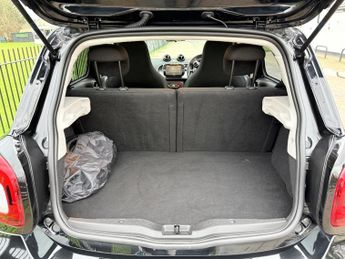 SMART FORFOUR 17.6kWh Premium Hatchback 5dr Electric Auto (22kW Charger) (82 p