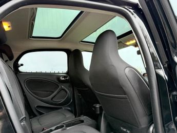 SMART FORFOUR 17.6kWh Premium Hatchback 5dr Electric Auto (22kW Charger) (82 p