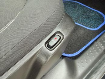 SMART FORFOUR 17.6kWh Premium Hatchback 5dr Electric Auto (22kW Charger) (82 p