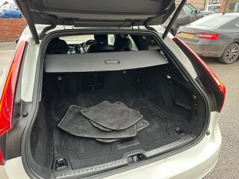 VOLVO V90 2.0 D4 R-Design Estate 5dr Diesel Auto Euro 6 (s/s) (190 ps)