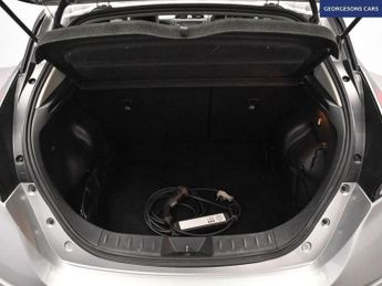 NISSAN LEAF 62kWh e+ N-Connecta Hatchback 5dr Electric Auto (217 ps)