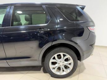 LAND ROVER DISCOVERY SPORT 2.0 TD4 HSE SUV 5dr Diesel Auto 4WD Euro 6 (s/s) (180 ps)