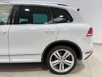 VOLKSWAGEN TOUAREG 3.0 TDI V6 BlueMotion Tech R-Line Plus SUV 5dr Diesel Tiptronic 