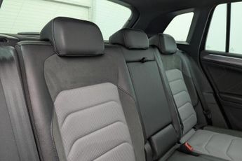 VOLKSWAGEN TIGUAN 2.0 TDI R-Line Tech SUV 5dr Diesel DSG Euro 6 (s/s) (150 ps)