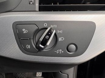 AUDI A4 AVANT 2.0 TFSI Sport Estate 5dr Petrol S Tronic Euro 6 (s/s) (190 ps)