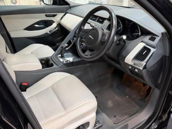 JAGUAR E-PACE 2.0 P200 SE SUV 5dr Petrol Auto AWD Euro 6 (s/s) (200 ps)
