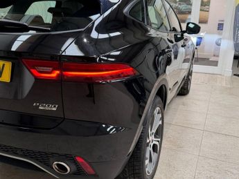 JAGUAR E-PACE 2.0 P200 SE SUV 5dr Petrol Auto AWD Euro 6 (s/s) (200 ps)