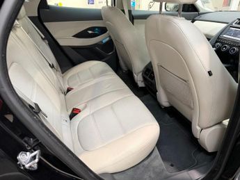 JAGUAR E-PACE 2.0 P200 SE SUV 5dr Petrol Auto AWD Euro 6 (s/s) (200 ps)