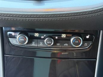 VAUXHALL GRANDLAND X 1.6 Turbo D BlueInjection Elite Nav SUV 5dr Diesel Auto Euro 6 (