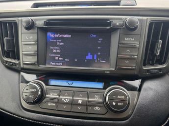 TOYOTA RAV4 2.2 D-CAT Icon SUV 5dr Diesel Auto 4WD Euro 5 (150 ps)