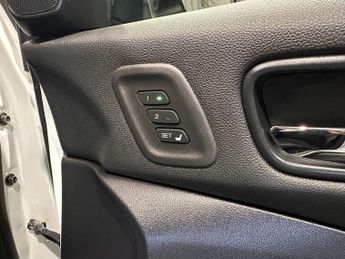 HONDA CR-V 2.0 i-VTEC EX SUV 5dr Petrol Auto 4WD Euro 5 (155 ps)