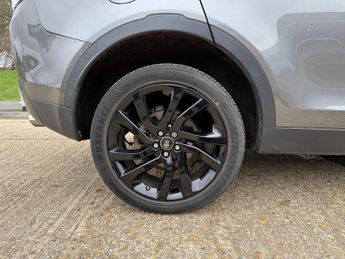 LAND ROVER DISCOVERY SPORT 2.0 TD4 HSE Black SUV 5dr Diesel Auto 4WD Euro 6 (s/s) (180 ps)
