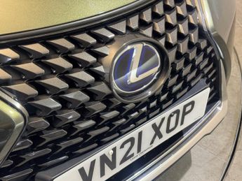 LEXUS UX 2.0 250h SUV 5dr Petrol Hybrid E-CVT Euro 6 (s/s) (184 ps)