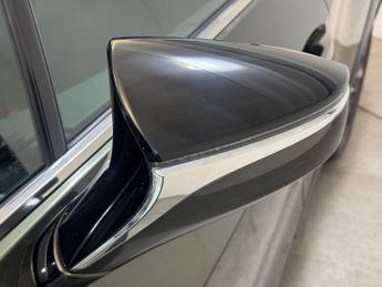 LEXUS UX 2.0 250h SUV 5dr Petrol Hybrid E-CVT Euro 6 (s/s) (184 ps)