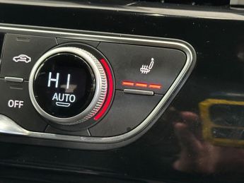 AUDI A4 AVANT 1.4 TFSI Black Edition Estate 5dr Petrol S Tronic Euro 6 (s/s) (