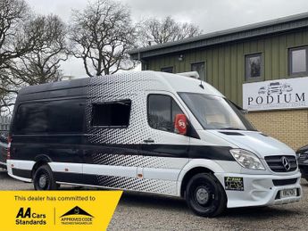 Mercedes Sprinter with AWNING—TOILET/SHOWER—WATER+HEATER—SINK—STOVE