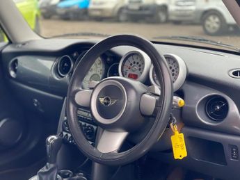 MINI HATCH 1.6 One CVT Euro 4 3dr