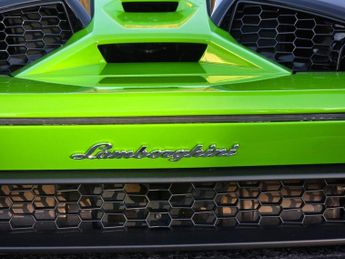 LAMBORGHINI HURACAN 5.2 V10 LP 640-4 Performante Spyder 2dr Petrol LDF 4WD Euro 6 (s