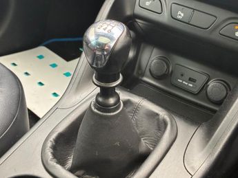 HYUNDAI IX35 1.7 CRDi Premium SUV 5dr Diesel Manual Euro 5 (s/s) (115 ps)