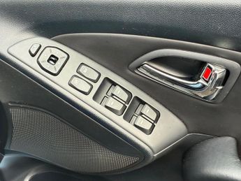HYUNDAI IX35 1.7 CRDi Premium SUV 5dr Diesel Manual Euro 5 (s/s) (115 ps)