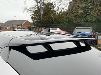 TOYOTA C-HR 1.8 VVT-h Dynamic SUV 5dr Petrol Hybrid CVT Euro 6 (s/s) (122 ps