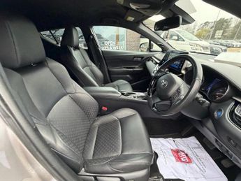 TOYOTA C-HR 1.8 VVT-h Dynamic SUV 5dr Petrol Hybrid CVT Euro 6 (s/s) (122 ps