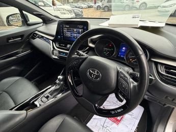 TOYOTA C-HR 1.8 VVT-h Dynamic SUV 5dr Petrol Hybrid CVT Euro 6 (s/s) (122 ps