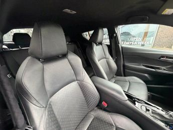 TOYOTA C-HR 1.8 VVT-h Dynamic SUV 5dr Petrol Hybrid CVT Euro 6 (s/s) (122 ps