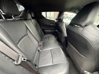 TOYOTA C-HR 1.8 VVT-h Dynamic SUV 5dr Petrol Hybrid CVT Euro 6 (s/s) (122 ps