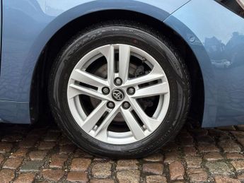 TOYOTA COROLLA 1.8 VVT-h GPF Icon Tech Touring Sports 5dr Petrol Hybrid CVT Eur