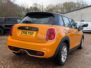 MINI HATCH 2.0 Cooper SD Hatchback 5dr Diesel Auto 6Spd Euro 6 (s/s) (170 p