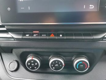 RENAULT TRAFIC 2.0 dCi Blue LL30 Business+ Panel Van 5dr Diesel Manual L2 H1 Eu