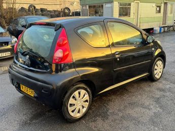 PEUGEOT 107 1.0 12V Urban Hatchback 3dr Petrol 2 Tronic Euro 4 (68 ps)