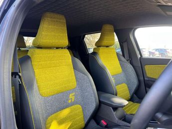 RENAULT 5 E-TECH comfort range 52kWh iconic five Hatchback 5dr Electric Auto (150